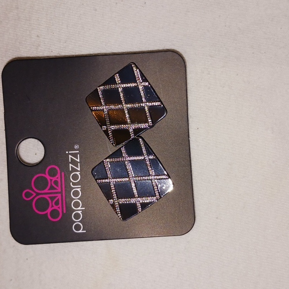 Paparazzi clip-on earrings